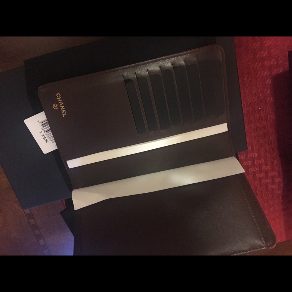 Chanel Red Leather Wallet - Picture 4 of 6