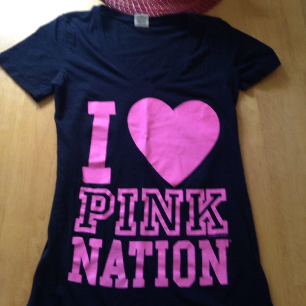 VS PINK TEE