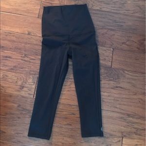 Black crop leggings