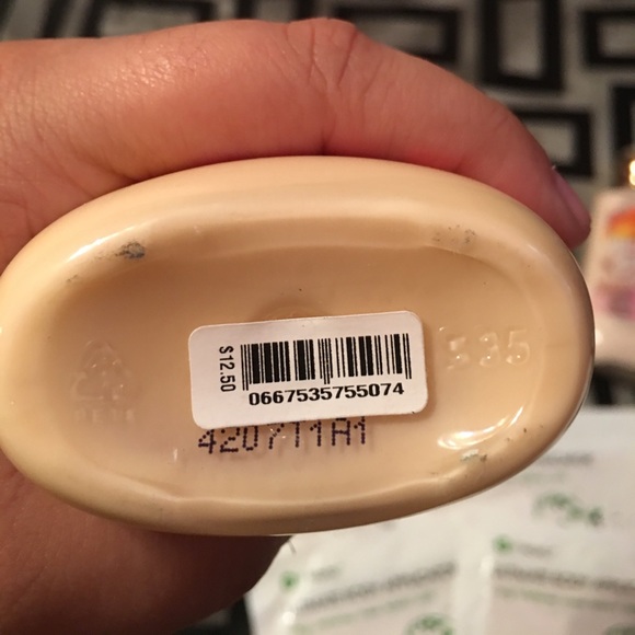 Bath and Body Works - Picture 2 of 3