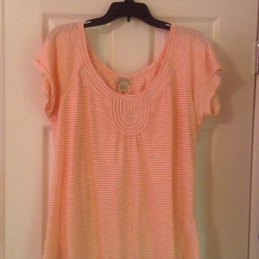 XL Lucky Brand Tee, that runs a bit small.