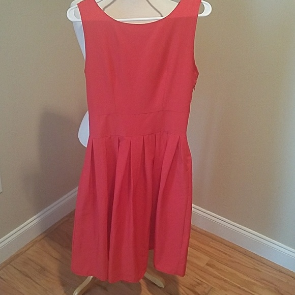 Red summer dress - Picture 2 of 3