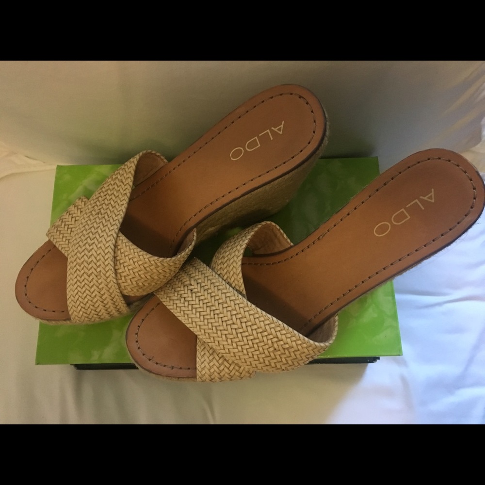 Aldo Wedges - Picture 2 of 5