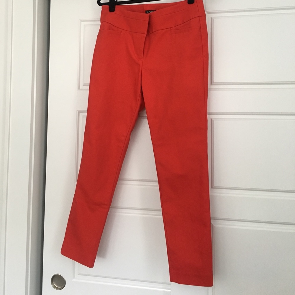 Red cropped pants