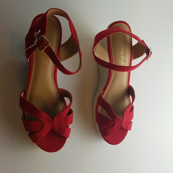 NEW! American Eagle Wedge Platform Heels - Picture 2 of 5