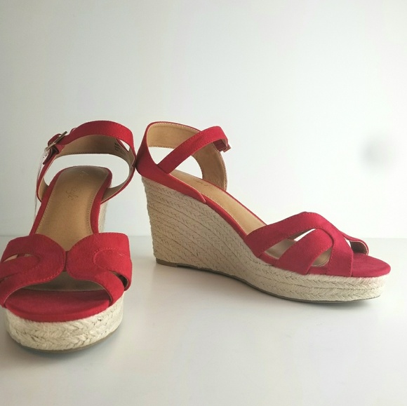 NEW! American Eagle Wedge Platform Heels - Picture 5 of 5