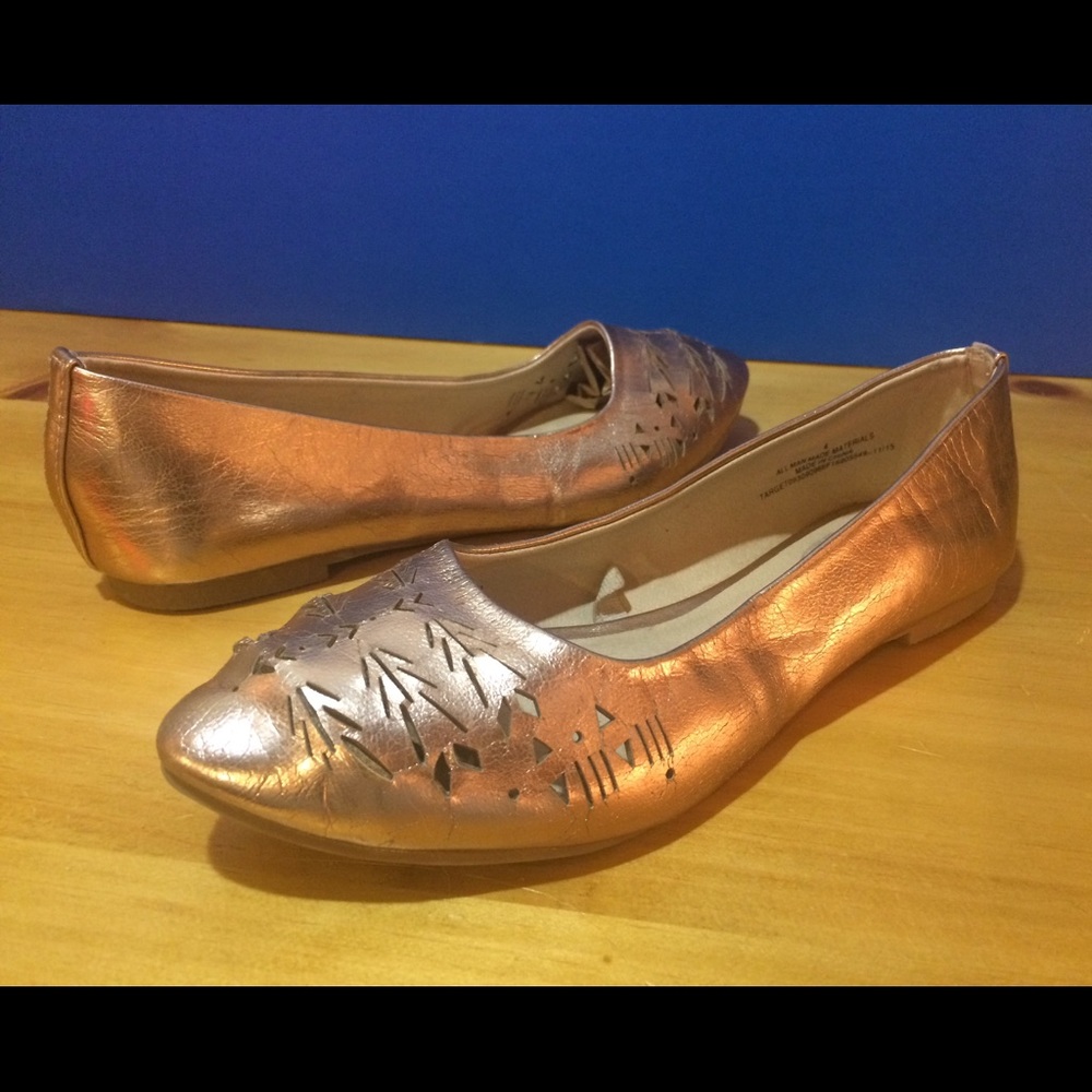 Girl's Size 4 Gold Stevie's Slip On Shoes