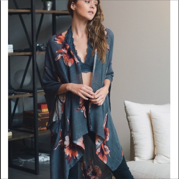 K I M O N O - Picture 3 of 3