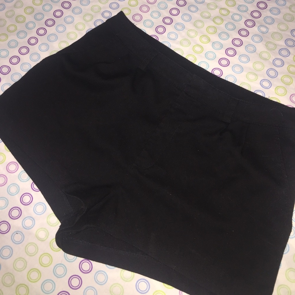 Cute Black Shorts with NORMAL sized pockets!
