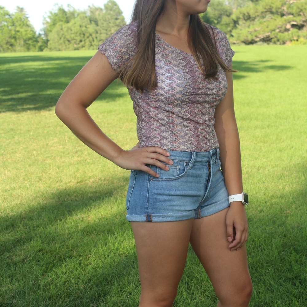 Patterned Crop Top - Picture 2 of 4