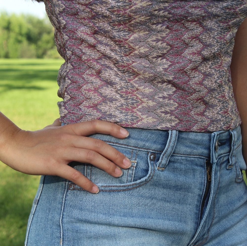 Patterned Crop Top - Picture 4 of 4