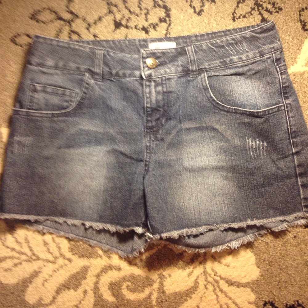 Olsenboye Frayed Jean Shorts