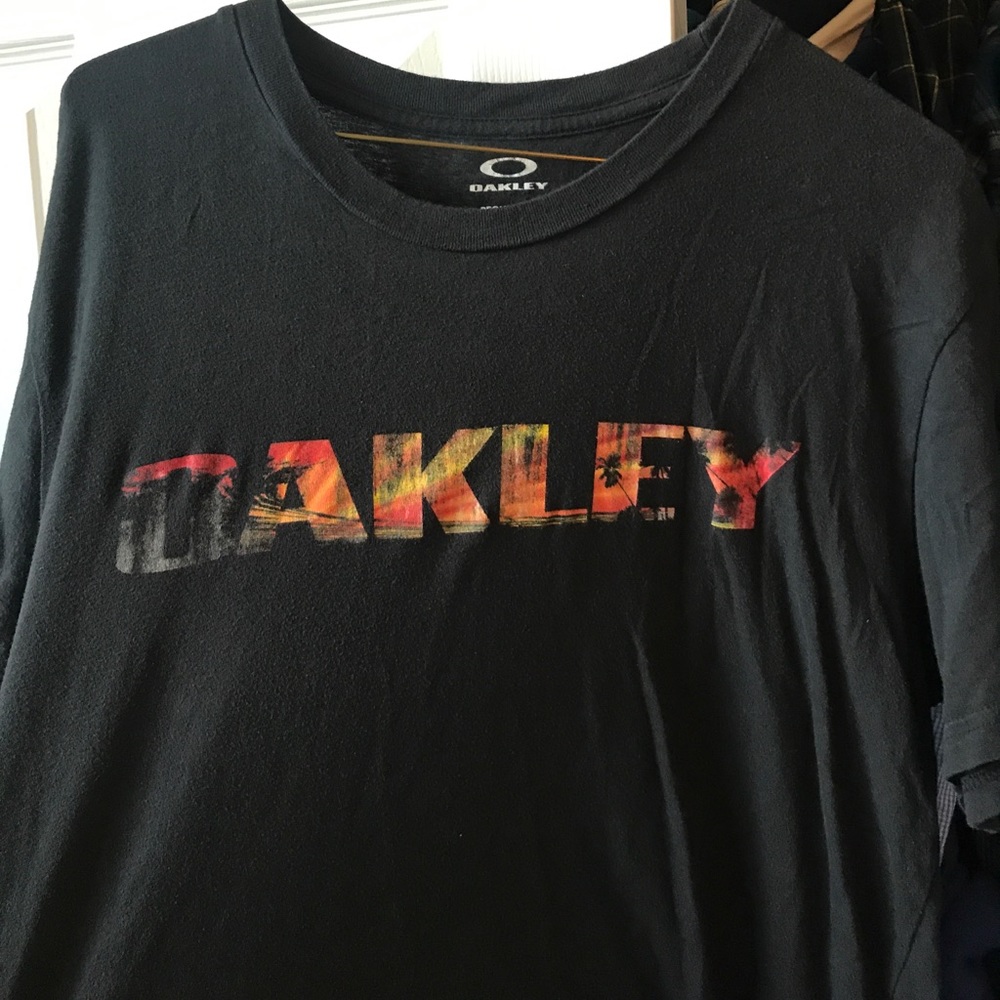 Oakley tee shirt