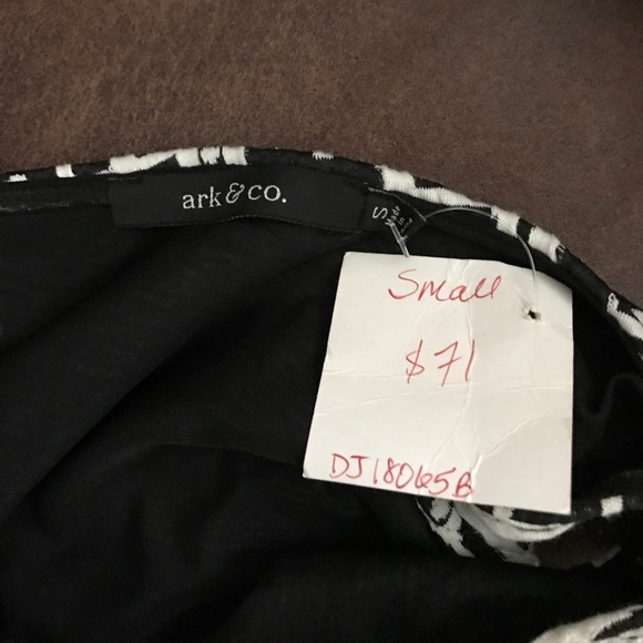 Dress with mesh cut outs - Picture 3 of 3