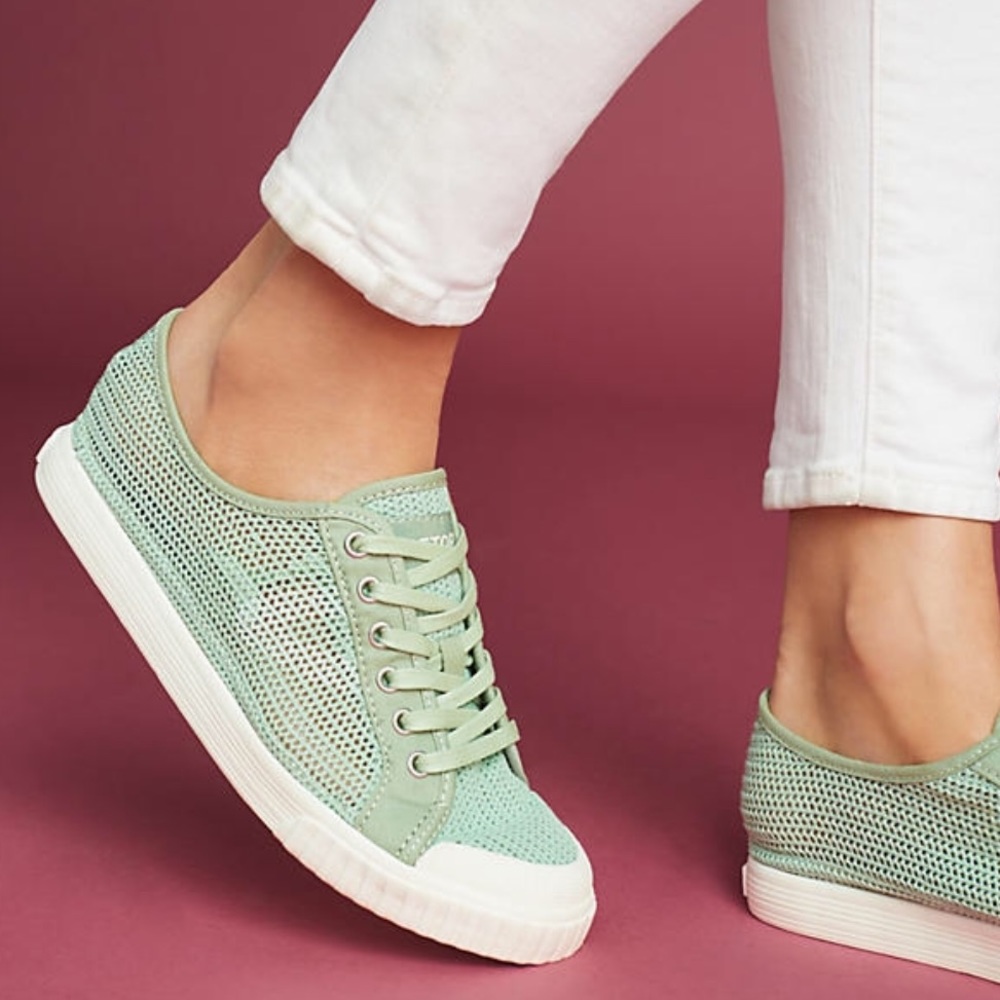 🎉HP🎉TRETORN Perforated Sneakers