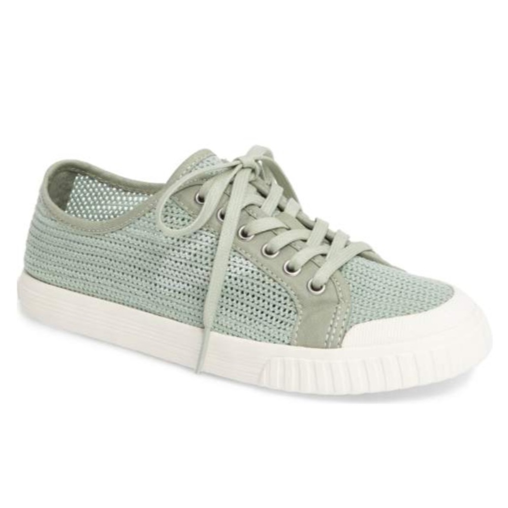 🎉HP🎉TRETORN Perforated Sneakers - Picture 2 of 7