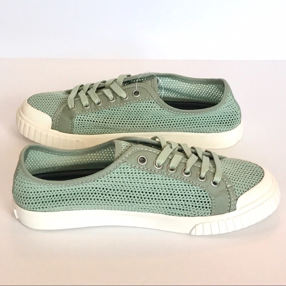 🎉HP🎉TRETORN Perforated Sneakers - Picture 4 of 7