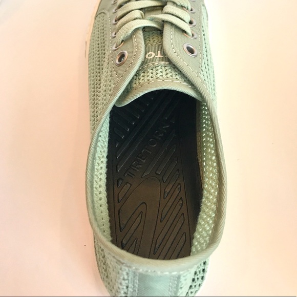 🎉HP🎉TRETORN Perforated Sneakers - Picture 7 of 7