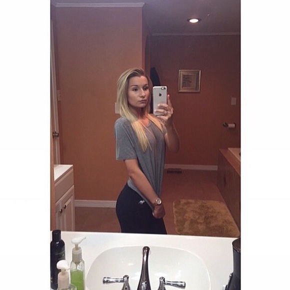 Meet your Posher, Samantha - Picture 2 of 5