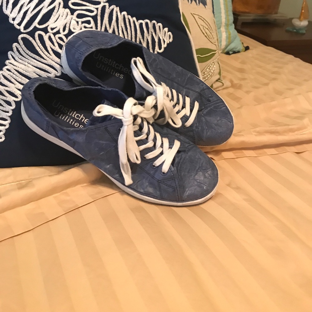 Men's shoes