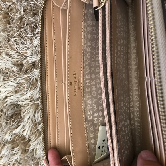 Kate Spade wallet - Picture 3 of 4