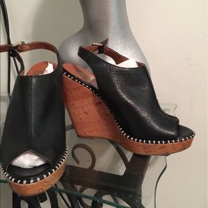 Black Wedges NWB