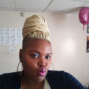 Meet your Posher, Regina