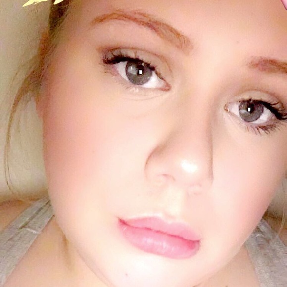 Meet your Posher, Abigail - Picture 1 of 1