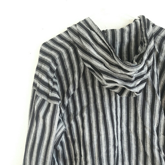 Stripped top - Picture 3 of 3