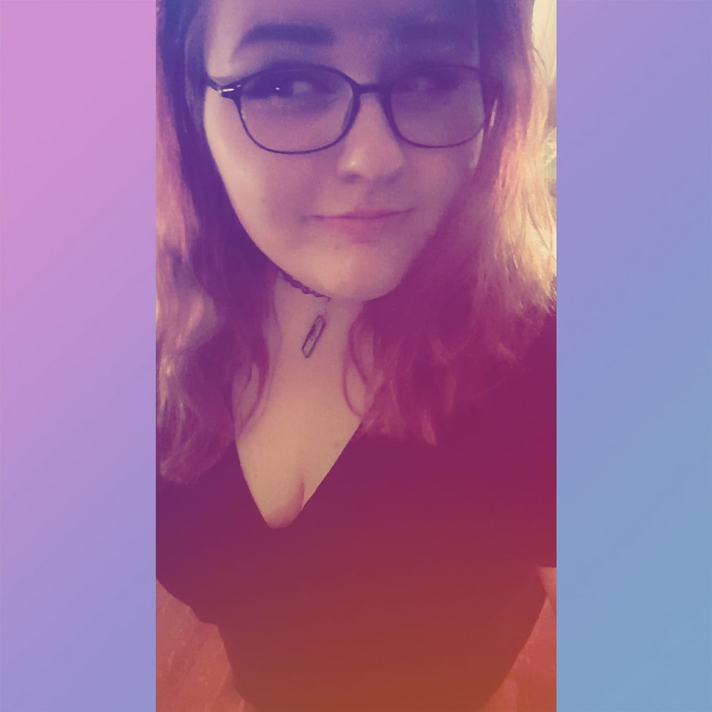 Meet your Posher, Alora