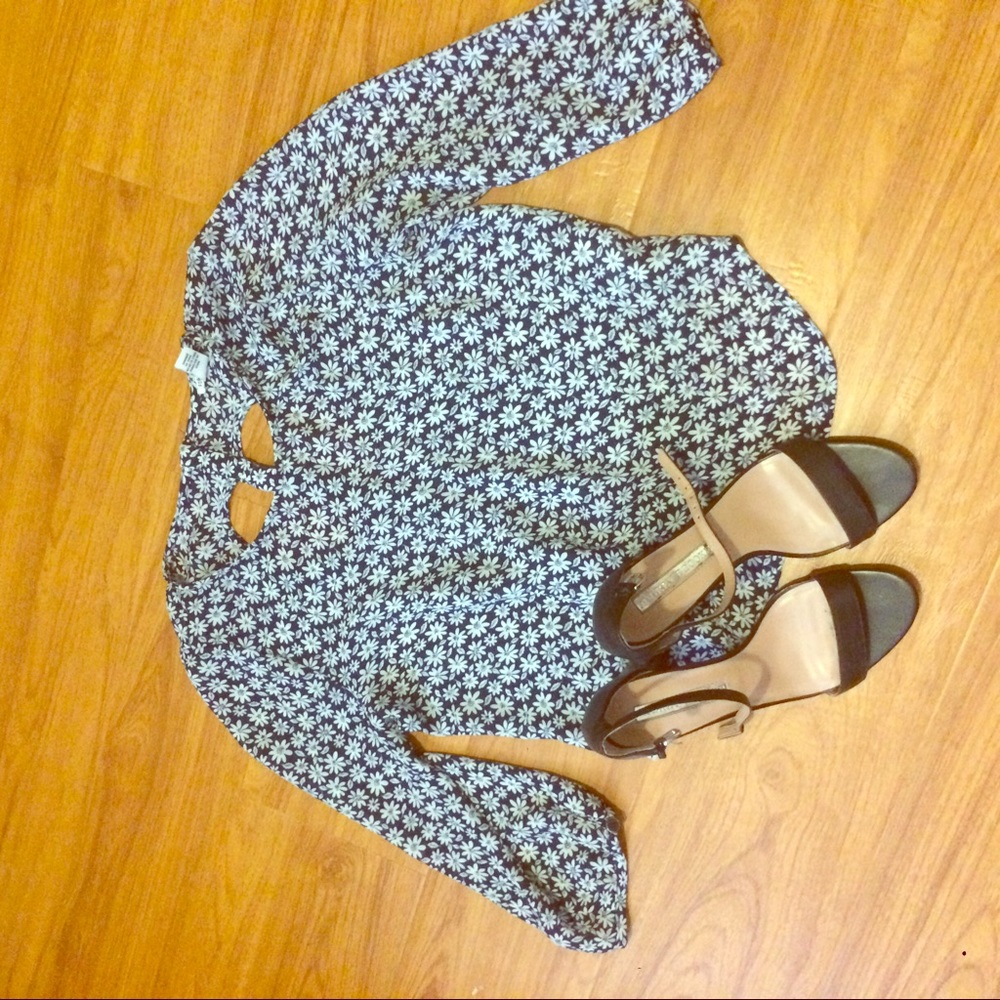 Backside "heart" cutout 3/4 sleeve blouse