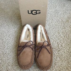 *BRAND NEW* UGG Dakota Moccasins