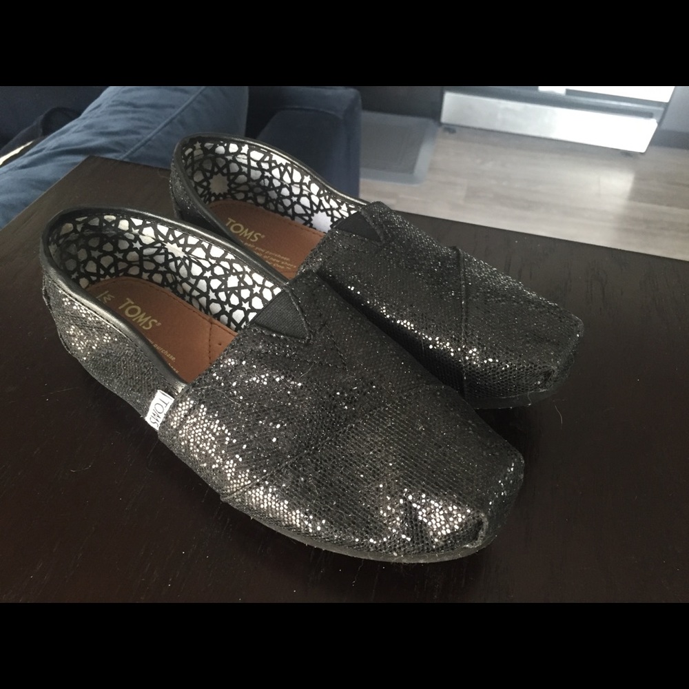 Tom's 7.5 Black Glitter
