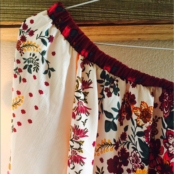 Floral top - Picture 2 of 2