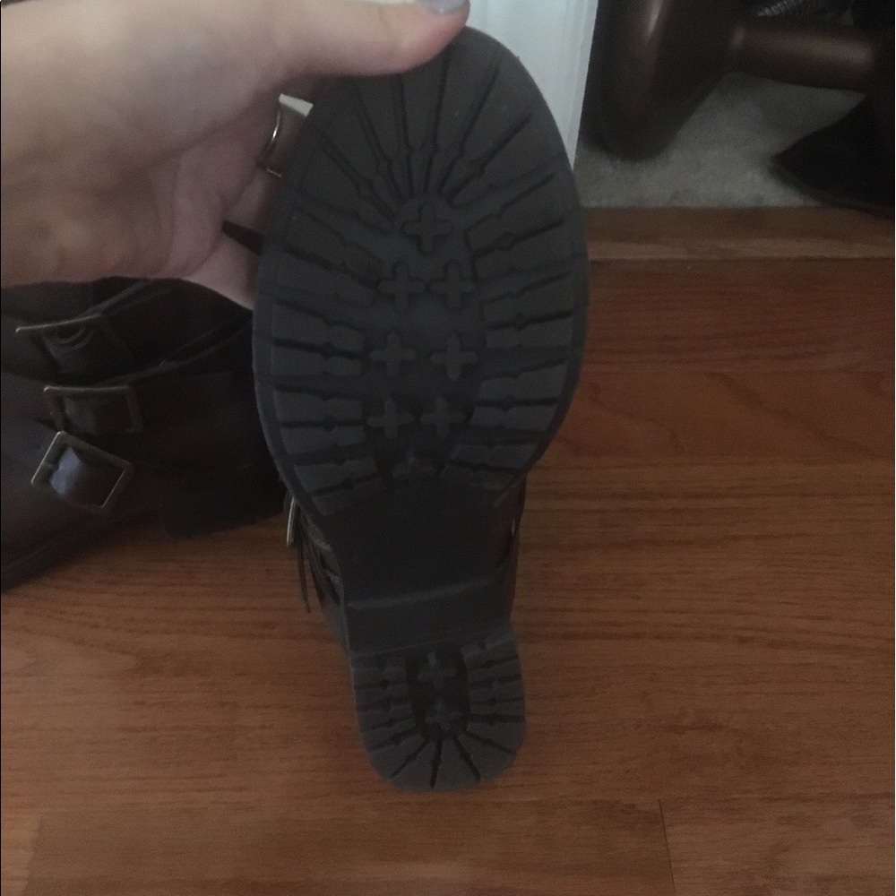 Boots - Picture 2 of 4
