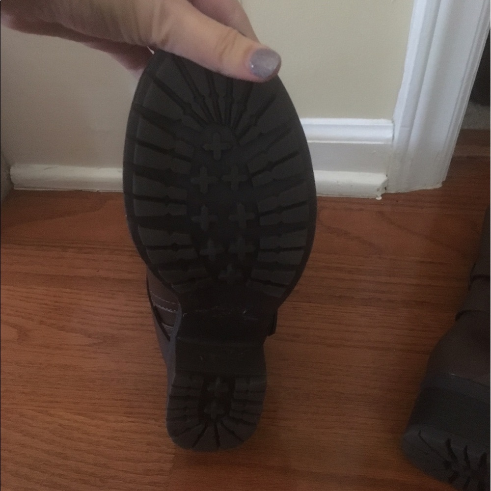 Boots - Picture 3 of 4