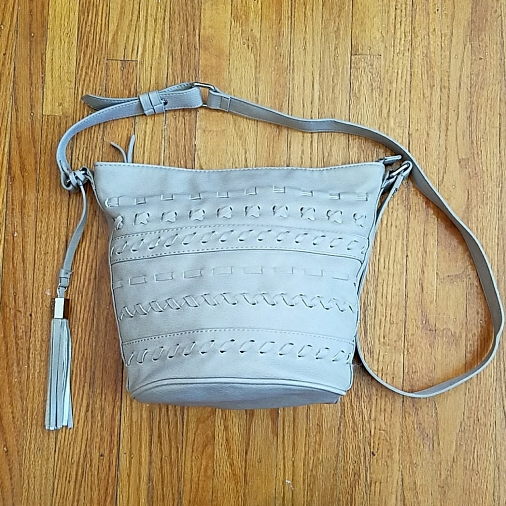 Medium cross body bag