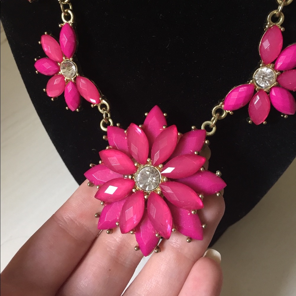 Gorgeous Pink Floral Necklace - Picture 3 of 7