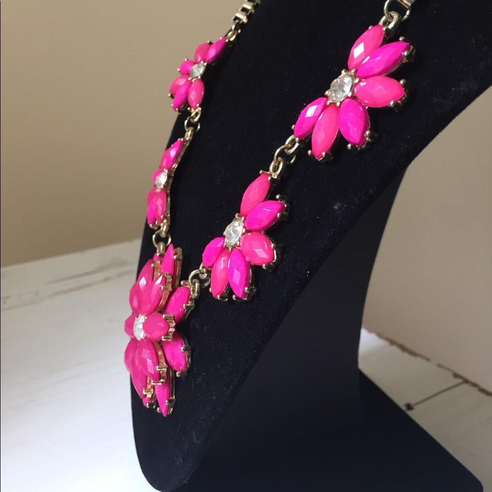 Gorgeous Pink Floral Necklace - Picture 4 of 7