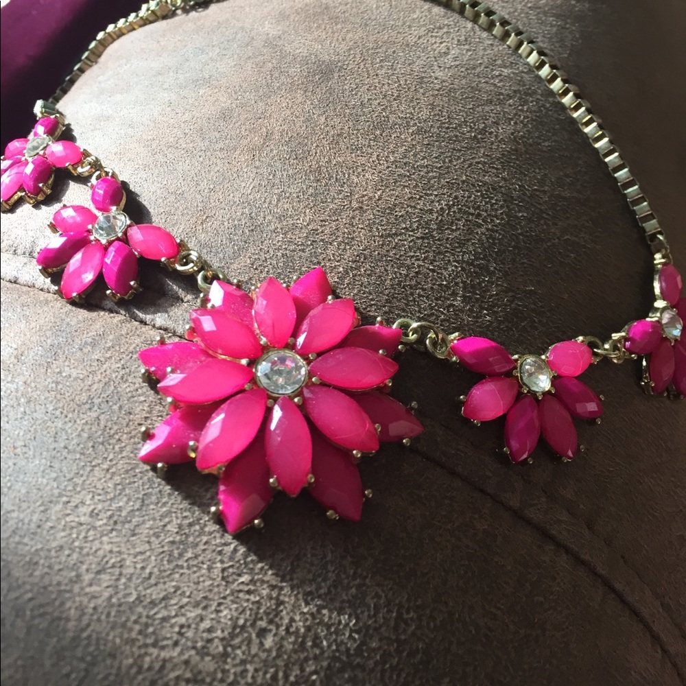 Gorgeous Pink Floral Necklace - Picture 6 of 7