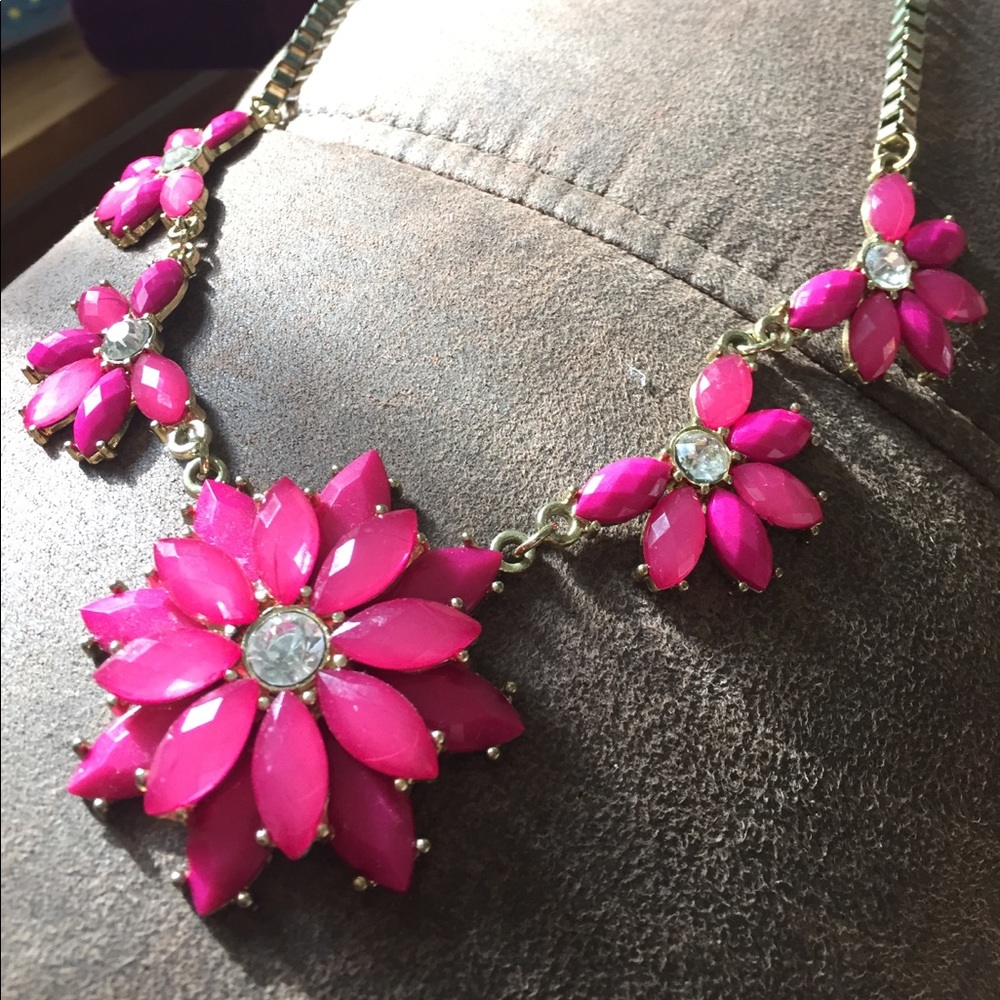 Gorgeous Pink Floral Necklace - Picture 7 of 7