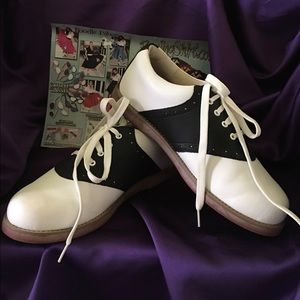 Ladie's Willit Classic Saddle Shoe