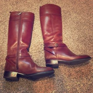 Size 7M Leather Tory Burch boots