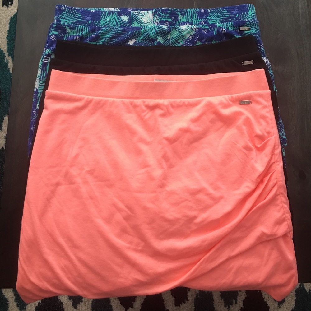 2 Like New Guess Cotton Miniskirts - Size L