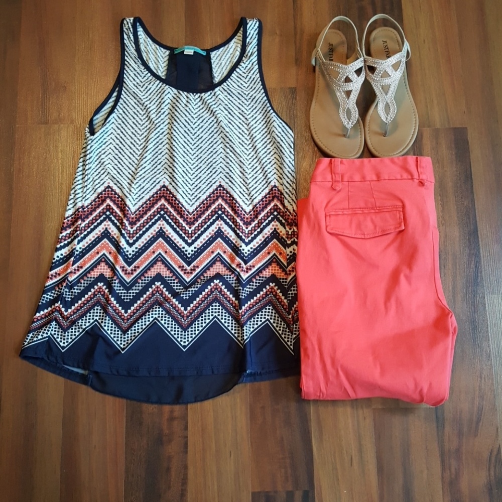 Sleeveless blouse size medium