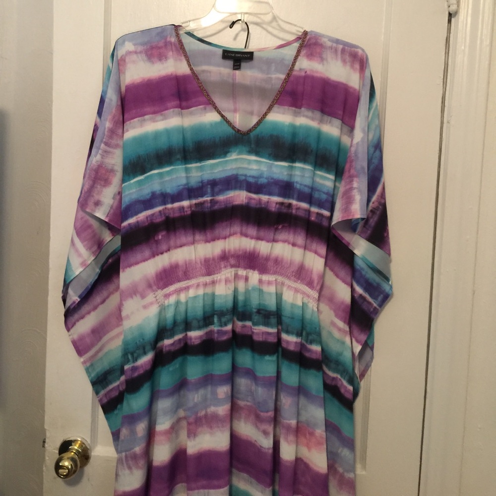 BOGO Top multi colored NWOT  40 long32 across