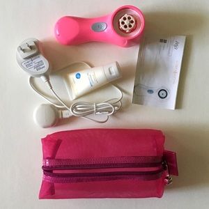 Cute pink Clarisonic Mia 2 set!