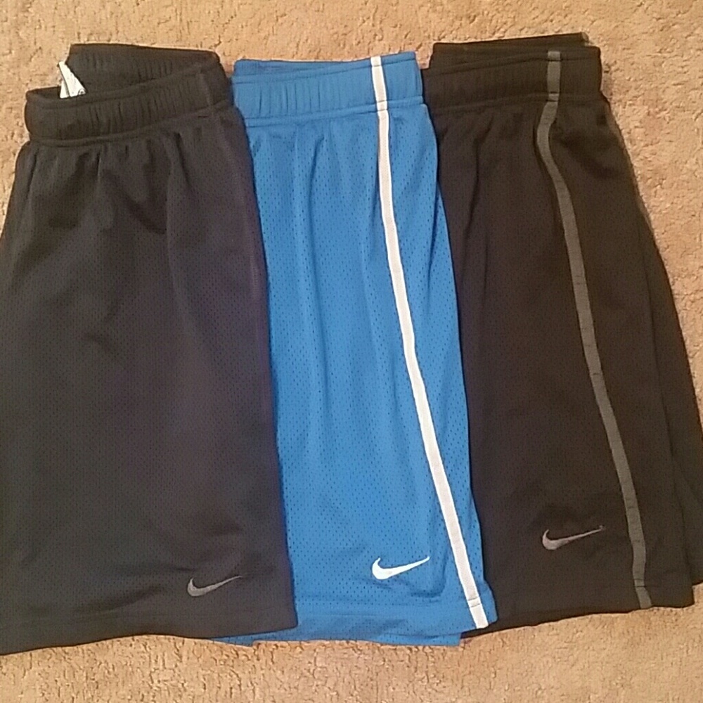BOYS Lot of Nike Shorts Basketball