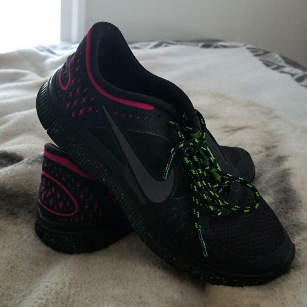 NIKE FREE 5.0 RUNNING SNEAKERS