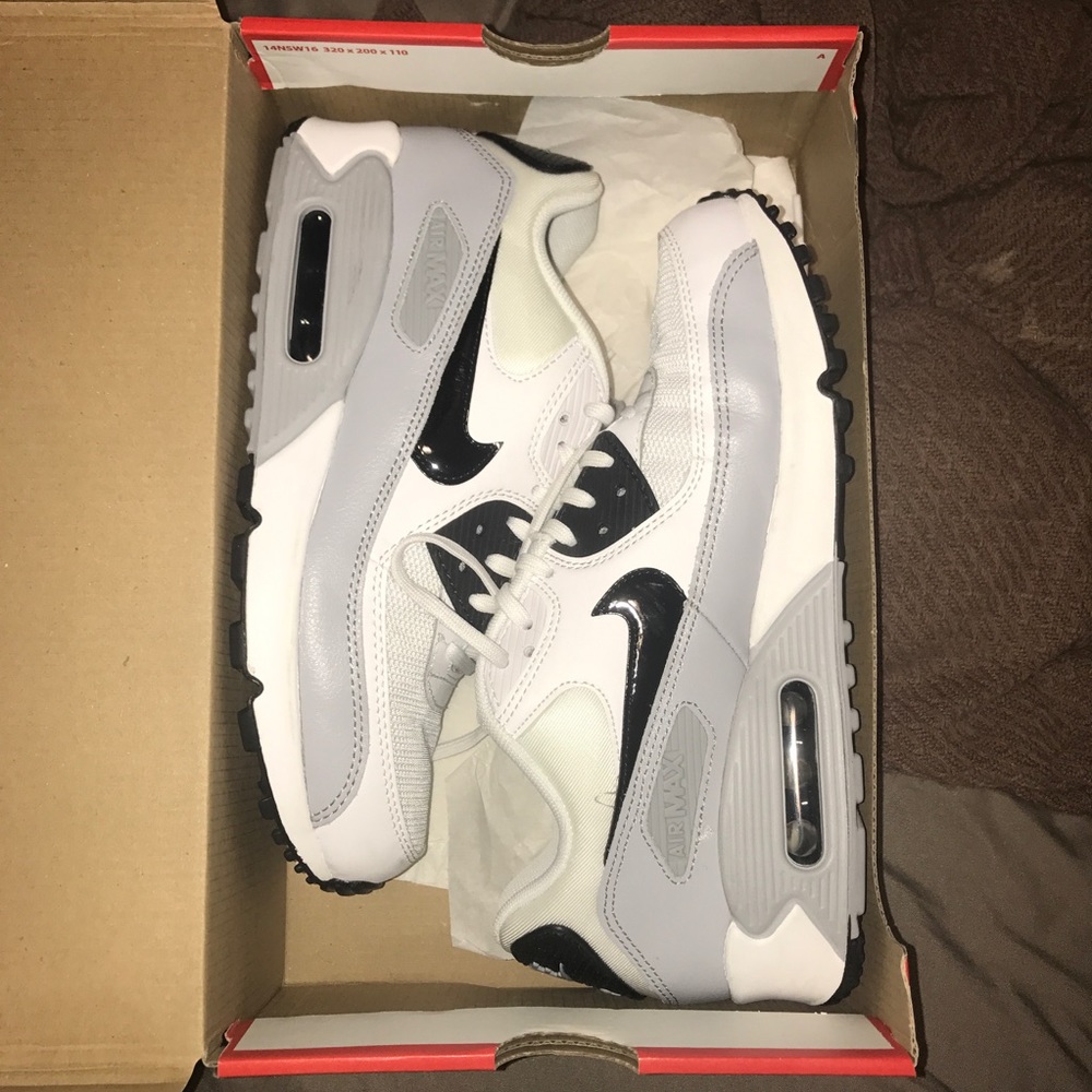 Women's Air Max 90 Essential. 😆PRICE DROP!!! 😆